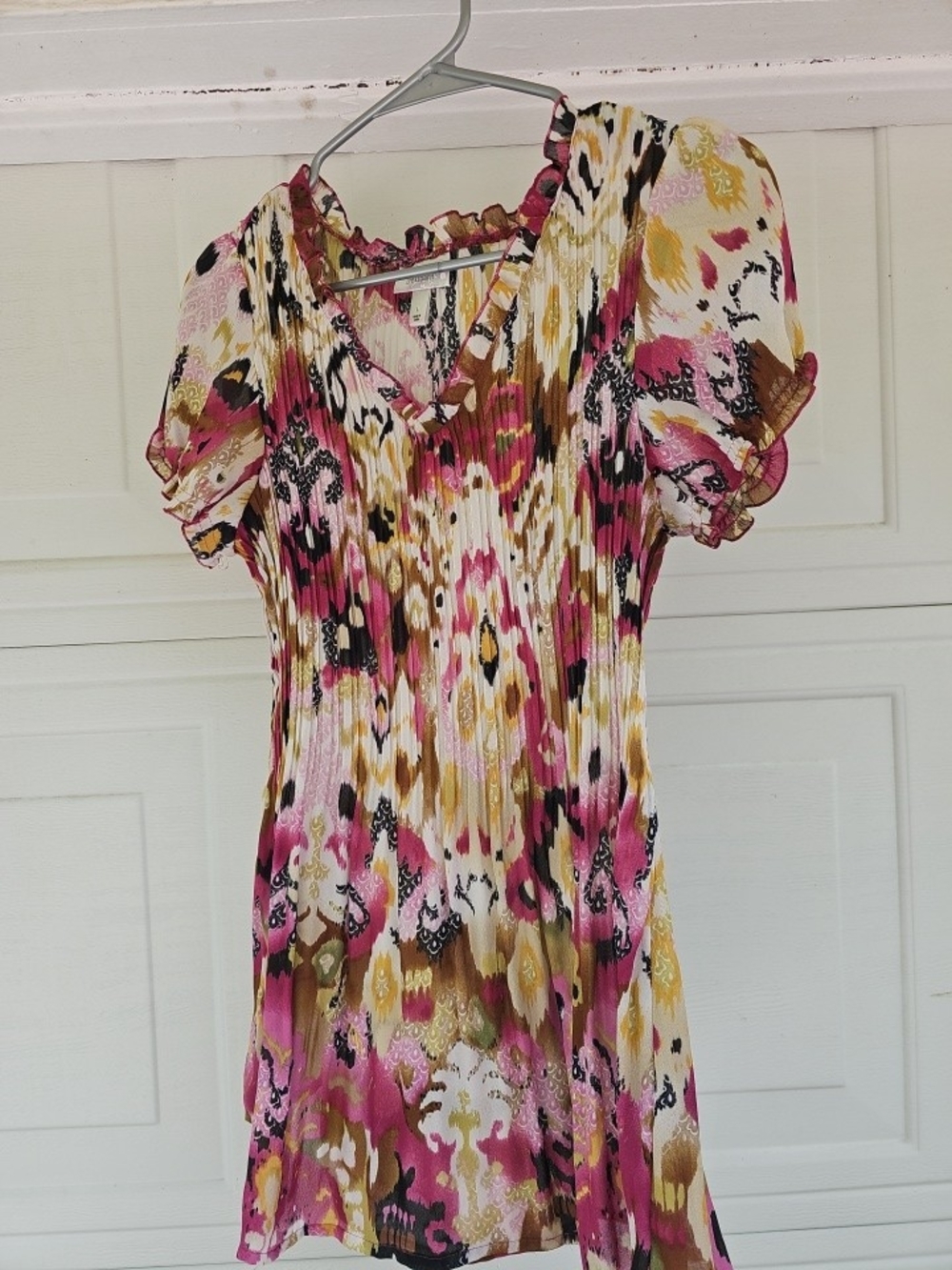 Dress Barn Floral Pink & Gold Short Sleeve Women’s Top Accordion Pleats Size L